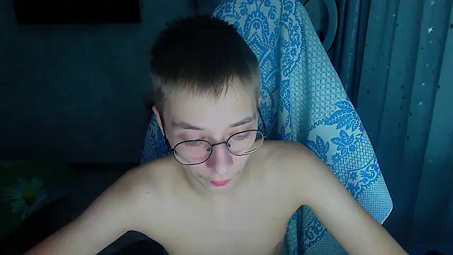 Snapshot of glasses_cat chatting on February 11, 2026, 10:20 pm glasses cat online show from February 11, 2026, 10:20 pm