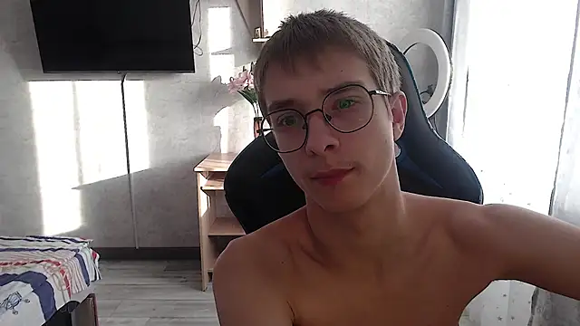 Snapshot of glasses_cat chatting on January 18, 2026, 11:13 am glasses cat online show from January 18, 2026, 11:13 am