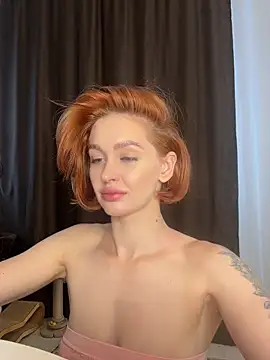 Snapshot of LittleFox___ chatting on May 27, 2026, 6:32 am LittleFox online show from May 27, 2026, 6:32 am