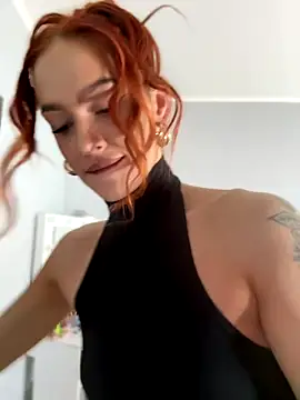 Snapshot of LittleFox___ chatting on October 8, 2025, 6:26 am LittleFox online show from October 8, 2025, 6:26 am