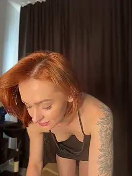 Snapshot of LittleFox___ chatting on May 19, 2026, 7:26 am LittleFox online show from May 19, 2026, 7:26 am