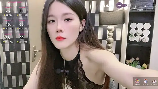 Yueyue-MM online show from February 19, 2026, 5:43 pm