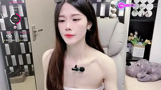 Yueyue-MM online show from April 1, 2026, 1:19 am