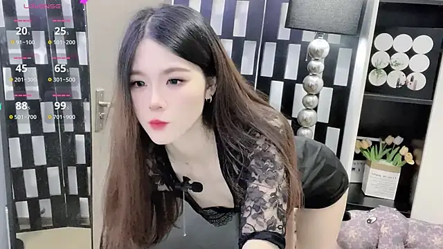 Yueyue-MM online show from October 10, 2025, 12:11 am