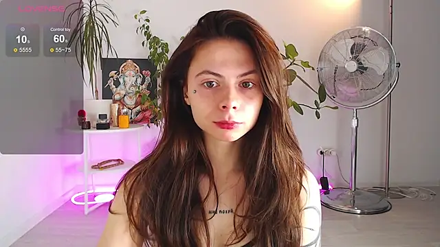 ChloeSummers online show from October 5, 2025, 2:52 pm