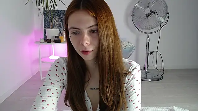 ChloeSummers online show from September 10, 2025, 1:21 pm