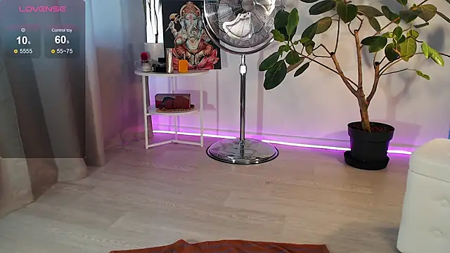 ChloeSummers online show from October 21, 2025, 6:46 am