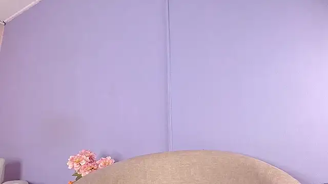 lourdes moon22 online show from October 24, 2025, 1:21 pm