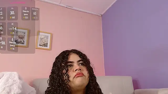 lourdes moon22 online show from October 21, 2025, 1:10 pm