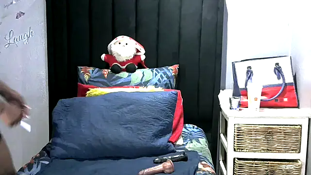 Snapshot of DARKQUEEN_xXx chatting on December 14, 2025, 11:32 pm DARKQUEEN xXx online show from December 14, 2025, 11:32 pm