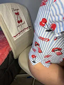 Snapshot of d3luluxx chatting on February 28, 2026, 12:16 pm d3luluxx online show from February 28, 2026, 12:16 pm