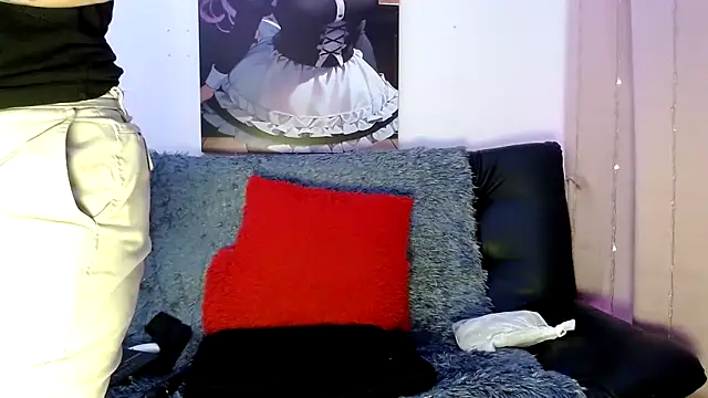 Snapshot of LAHILA_COOPERR chatting on October 18, 2025, 12:40 pm LAHILA COOPERR online show from October 18, 2025, 12:40 pm