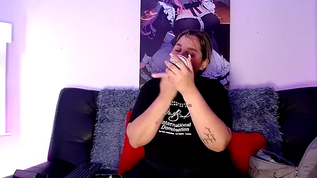 Snapshot of LAHILA_COOPERR chatting on November 20, 2025, 12:17 pm LAHILA COOPERR online show from November 20, 2025, 12:17 pm