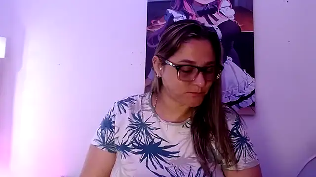 Snapshot of LAHILA_COOPERR chatting on November 19, 2025, 12:27 pm LAHILA COOPERR online show from November 19, 2025, 12:27 pm