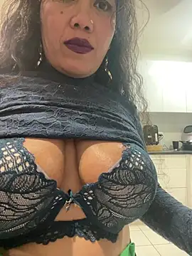Lindarossyta online show from July 18, 2026, 7:44 pm