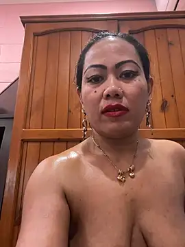 Lindarossyta online show from July 24, 2026, 5:09 pm