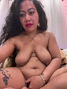 Lindarossyta online show from July 12, 2026, 8:20 pm