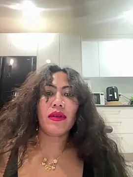 Lindarossyta online show from June 14, 2026, 6:42 pm