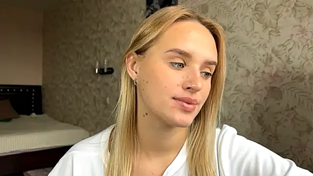 ElisabetLorney online show from September 27, 2025, 7:36 am