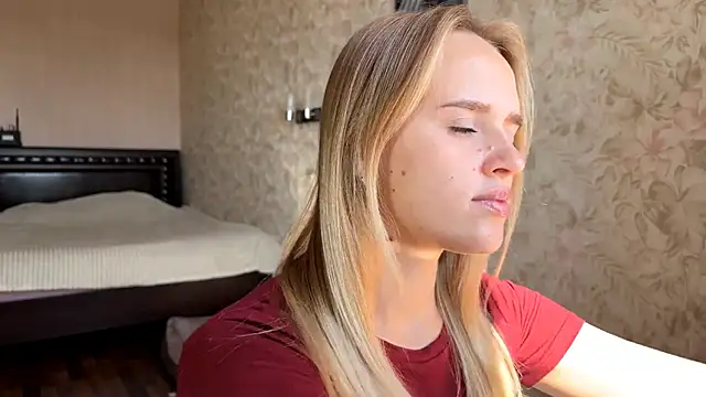 ElisabetLorney online show from September 10, 2025, 8:13 am