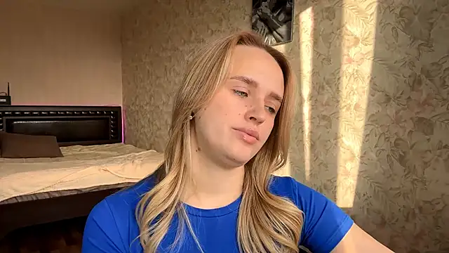 ElisabetLorney online show from November 20, 2025, 8:04 am