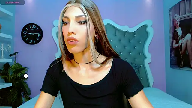 Honey Moontsts online show from March 28, 2026, 11:44 am