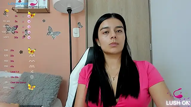 valerihouse online show from February 5, 2025, 11:06 pm