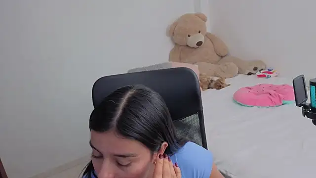 valerihouse online show from April 5, 2026, 1:01 am