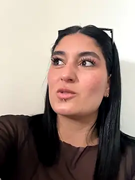 Scarlett 12 online show from September 28, 2025, 3:08 pm