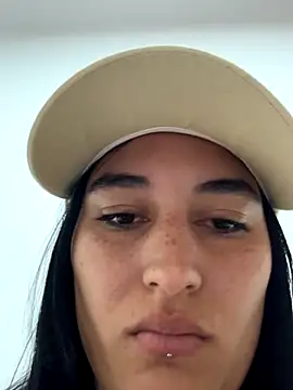 Scarlett 12 online show from September 17, 2025, 11:56 am