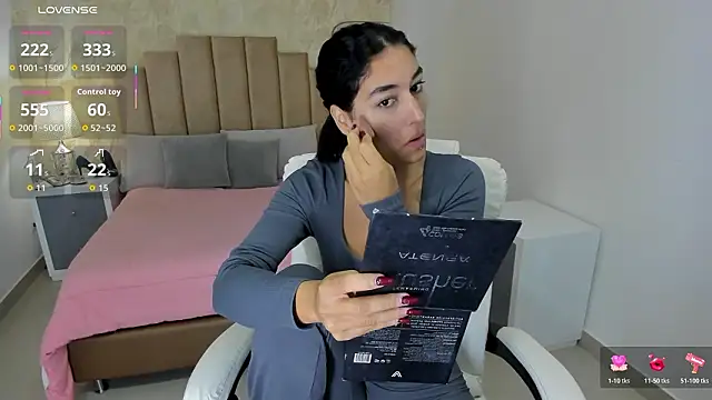 Scarlett 12 online show from March 3, 2026, 10:55 am