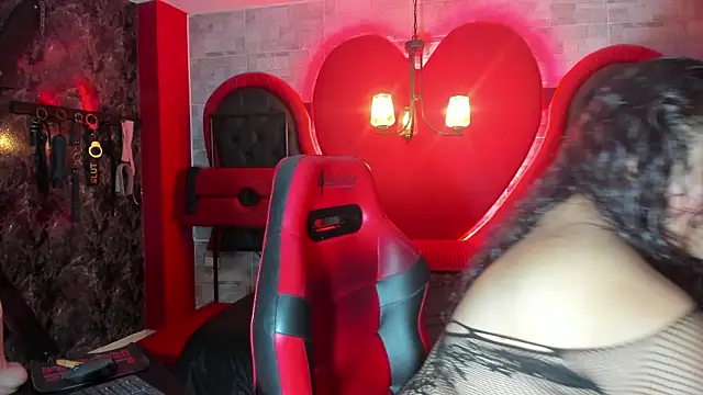 Sara Bdsm  online show from March 12, 2026, 4:11 pm