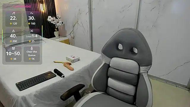 Scarleth horny online show from November 10, 2025, 11:32 pm