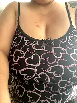 bruna438 online show from November 25, 2025, 12:38 pm