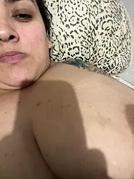 bruna438 online show from September 9, 2025, 4:44 am