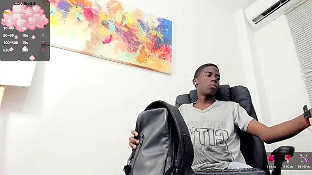 Snapshot of Alan_blacke chatting on October 23, 2025, 7:12 pm Alan blacke online show from October 23, 2025, 7:12 pm