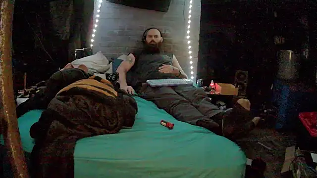 Cowboy815 online show from December 20, 2025, 3:42 am