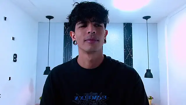 Franvill Trato online show from October 28, 2025, 7:02 pm