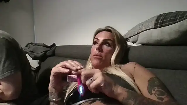 Snapshot of jaycoy22 chatting on September 13, 2025, 9:04 pm jaycoy22 online show from September 13, 2025, 9:04 pm