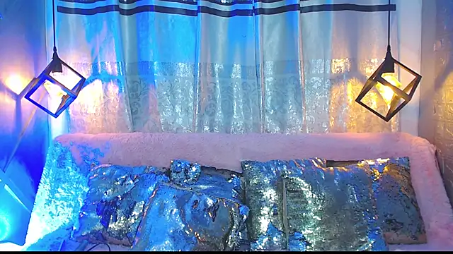 Cristal Gem1 online show from September 17, 2025, 11:40 pm