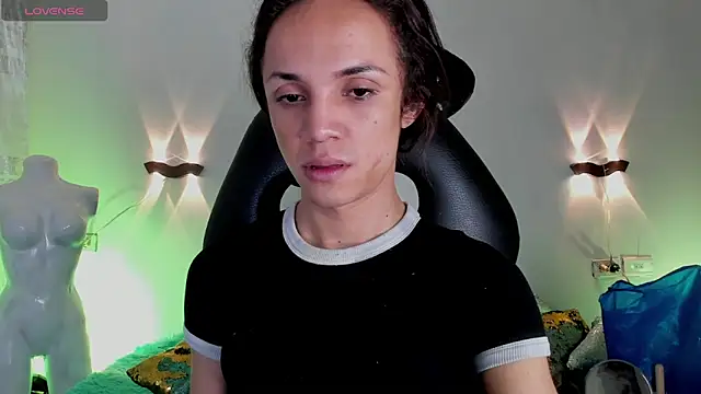 Cristal Gem1 online show from March 8, 2026, 6:00 pm