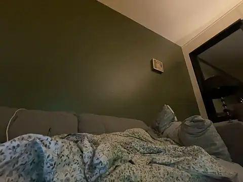 Tina-Maria online show from October 30, 2025, 9:33 pm