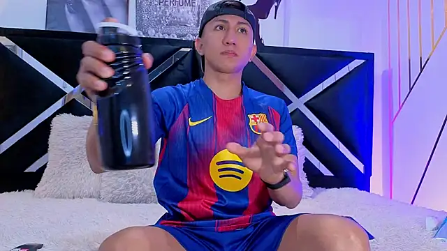 oliver mr  online show from April 11, 2026, 8:12 pm