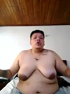 Yulian bigclit7 online show from December 15, 2025, 10:26 pm