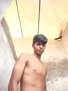 Snapshot of monster_33 chatting on October 28, 2025, 4:35 am monster 33 online show from October 28, 2025, 4:35 am