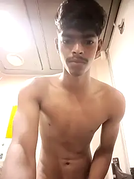 Snapshot of monster_33 chatting on October 8, 2025, 10:10 pm monster 33 online show from October 8, 2025, 10:10 pm