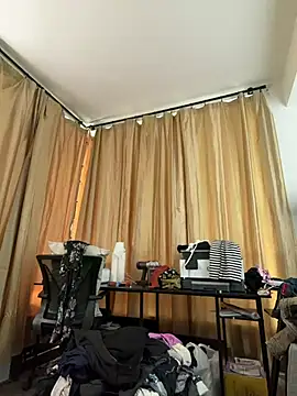 ditzycryztal online show from June 30, 2026, 12:32 am