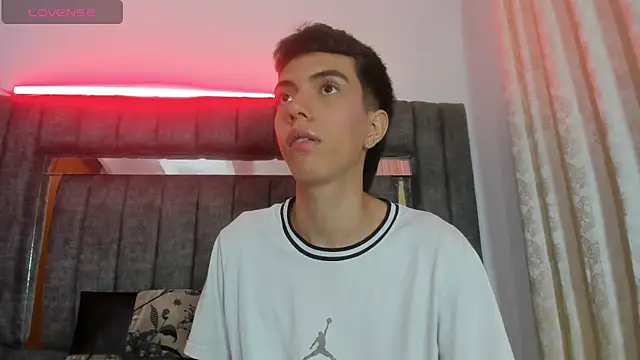 dylan 202520  online show from November 21, 2025, 11:42 am