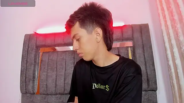 dylan 202520  online show from November 26, 2025, 11:43 am