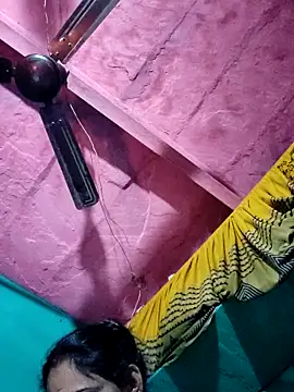 Pooja750 online show from November 19, 2025, 8:53 pm